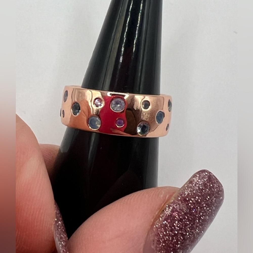 NWT- size 7 ring